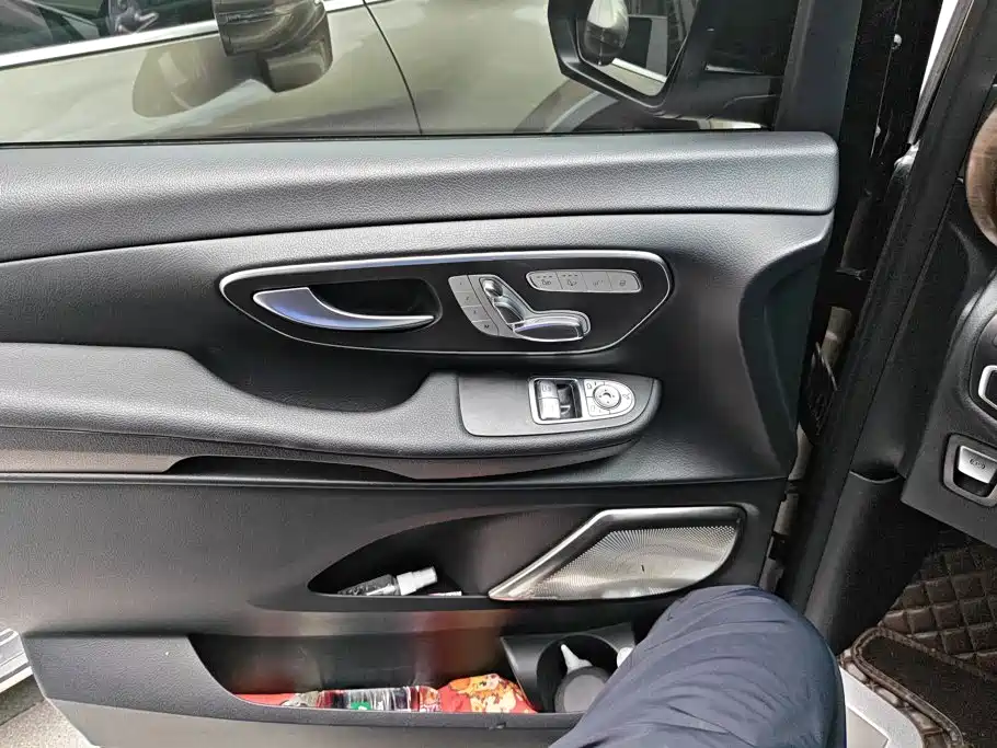 Mercedes-Benz V-Class 2023