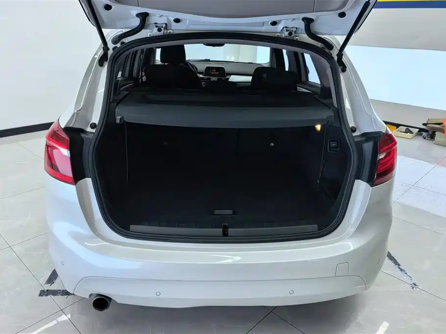 BMW 2 Series Active Tourer 2017 — фото 4