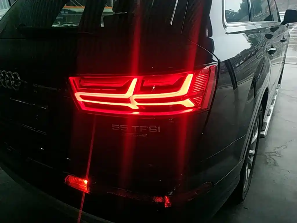 Audi Q7 2019 — фото 8