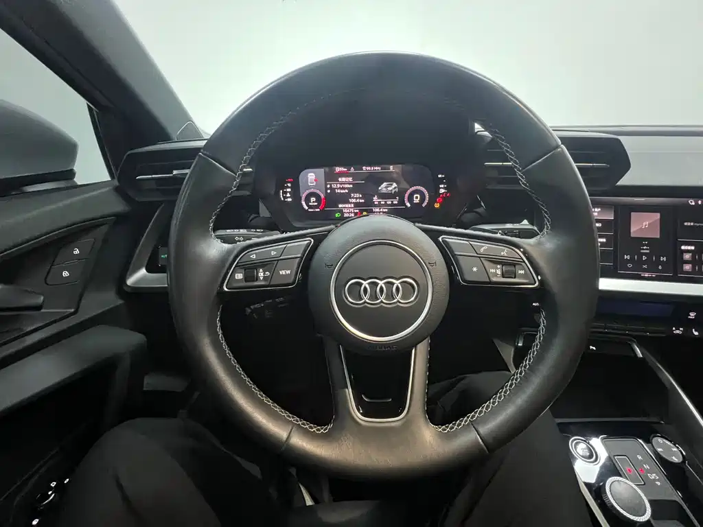 Audi A3 2023 — фото 19
