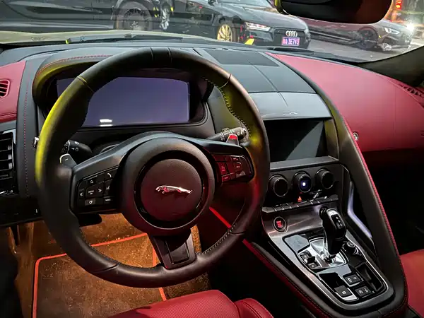 Jaguar F-TYPE 2024