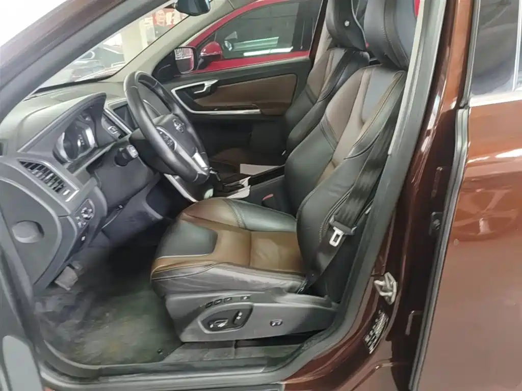 Volvo XC60 2015 — фото 15