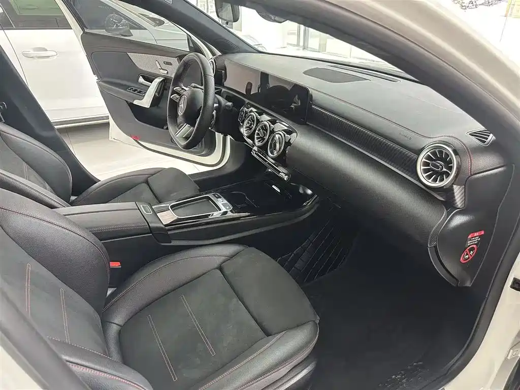 Mercedes-Benz A-Class 2025 — фото 6