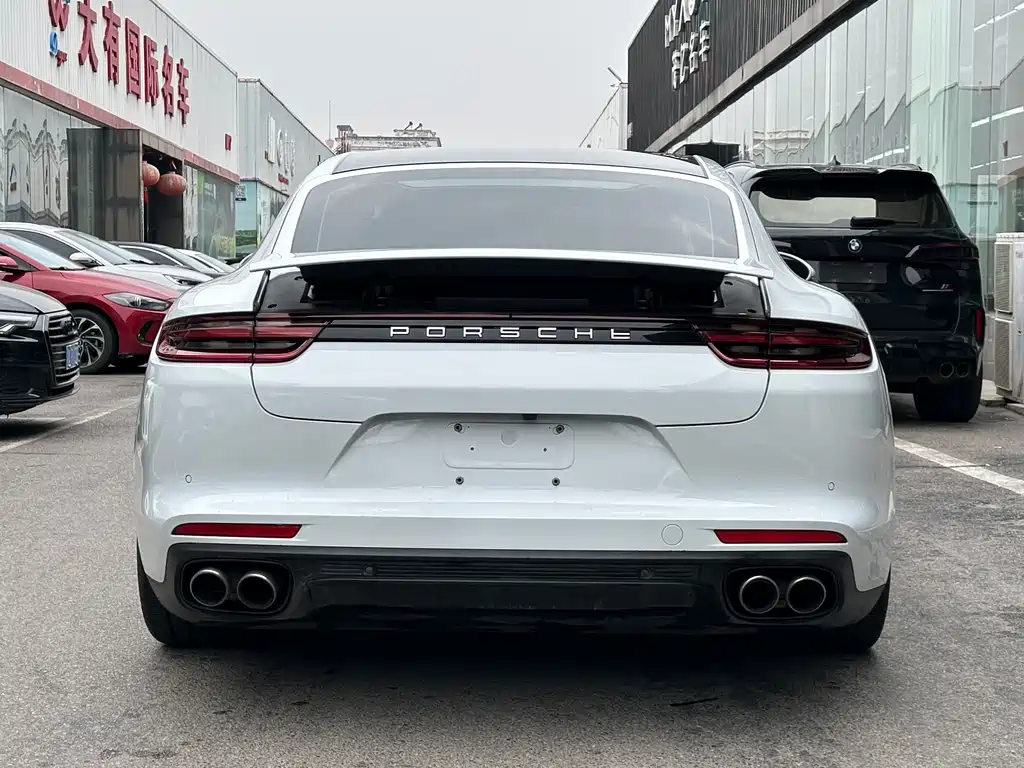 Porsche Panamera 2018 — фото 10