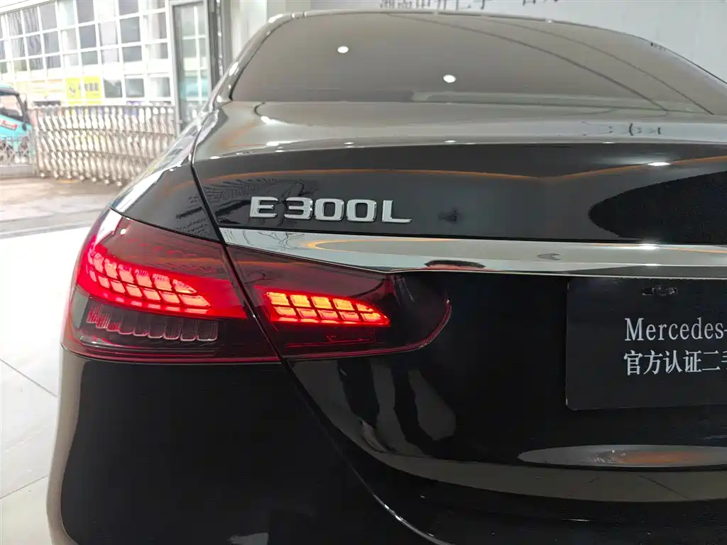 Mercedes-Benz E-Class 2023 — фото 10