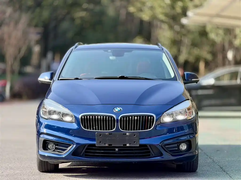 BMW 2 Series Active Tourer 2018 — фото 21