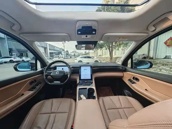 NIO ES8 2019