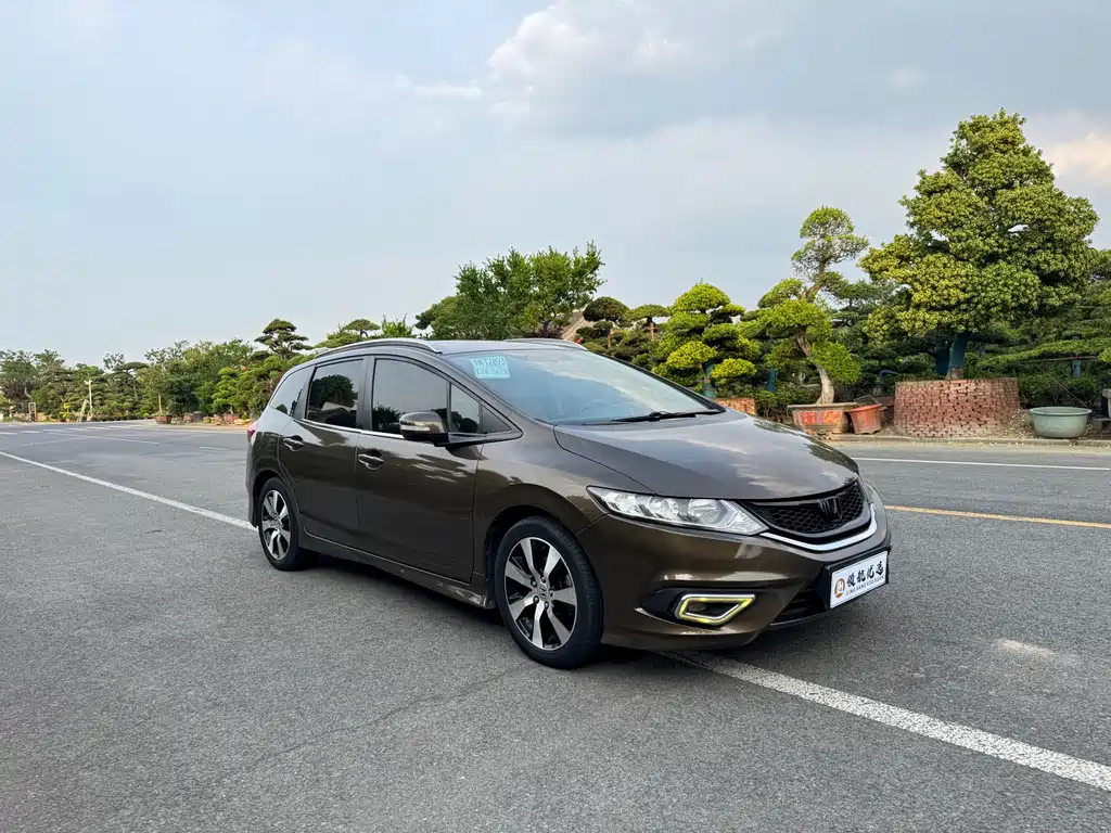 Honda Jade 2015
