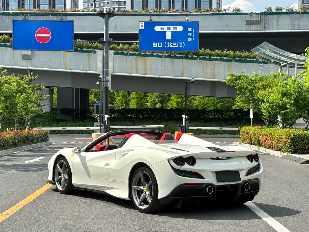 Ferrari F8 2023 — фото 9