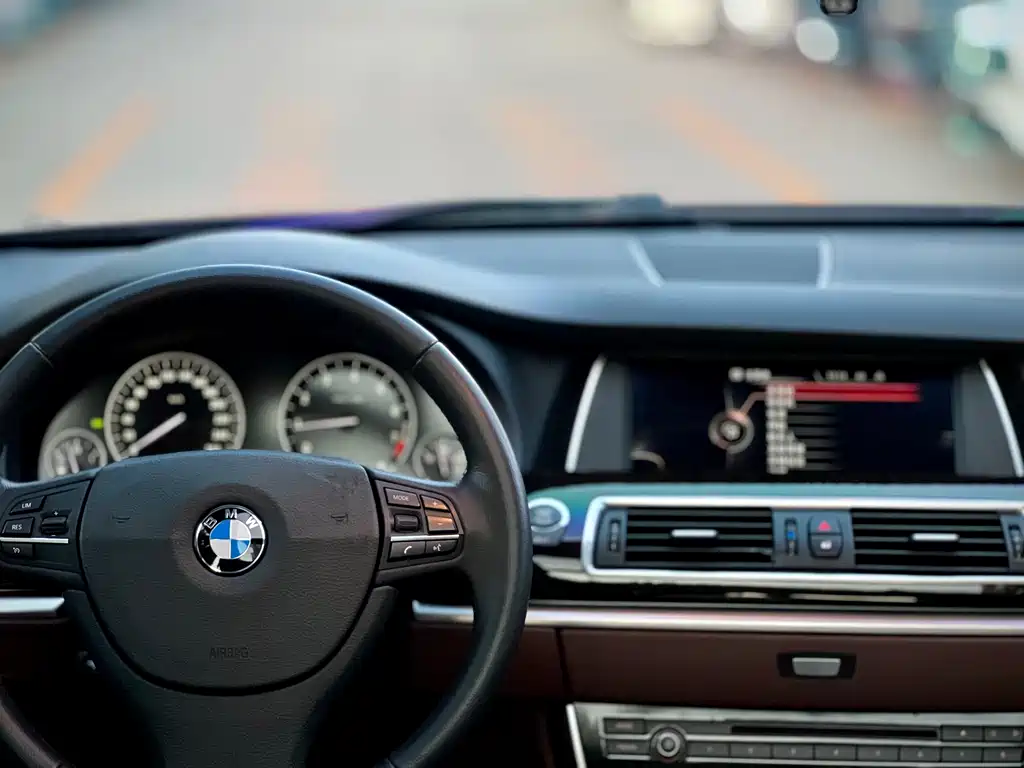 BMW 5 Series GT 2015 — фото 13