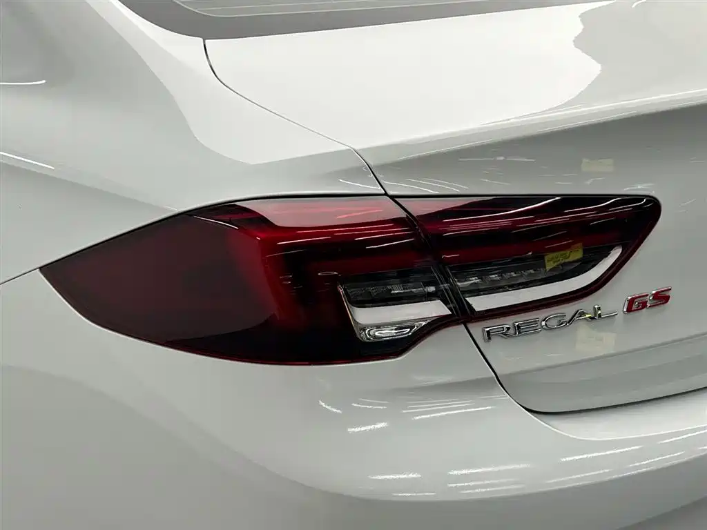 Buick Regal 2022 — фото 10