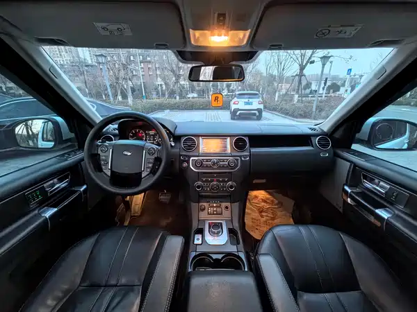 Land Rover Discovery 2016