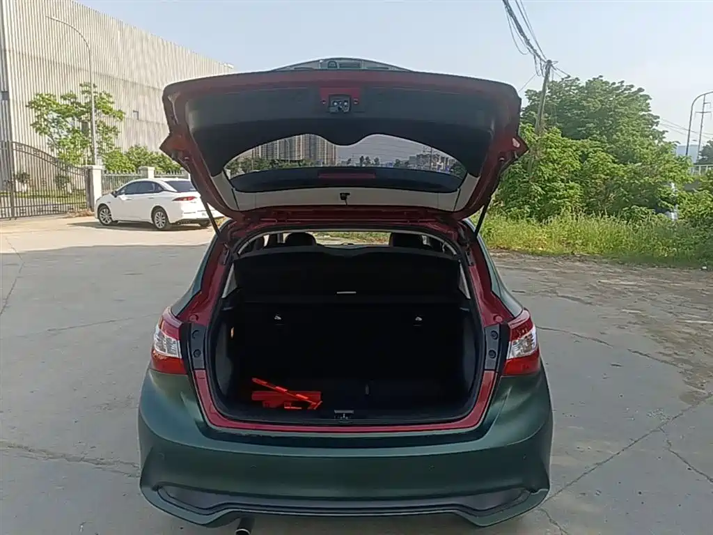 Nissan Tiida 2019 — фото 19