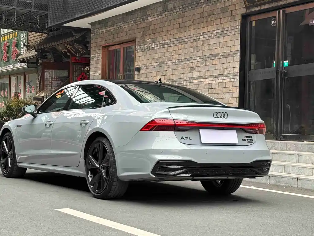 Audi A7L 2025 — фото 12