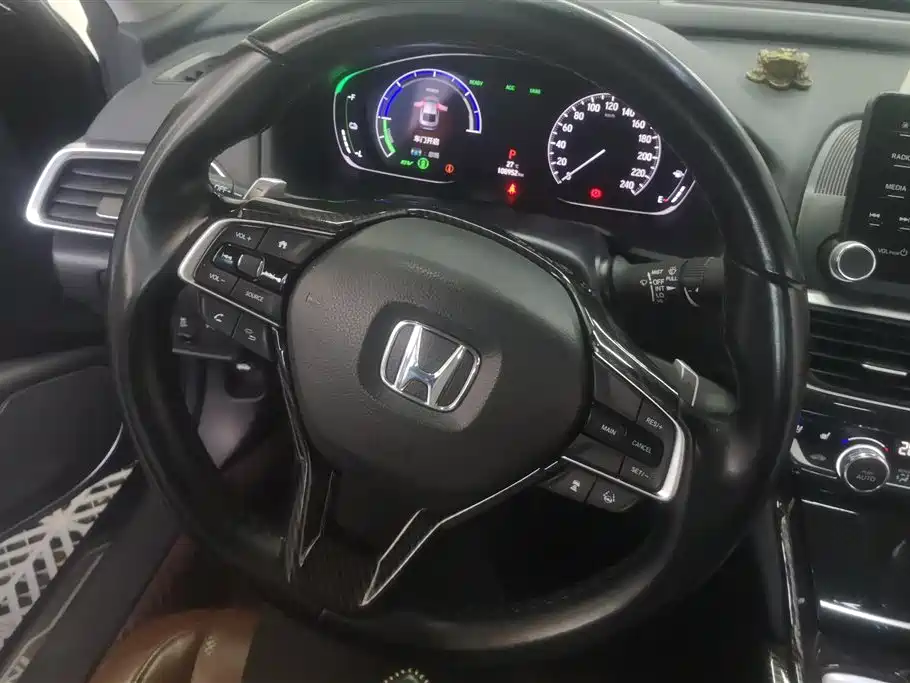 Honda Inspire 2021 — фото 15
