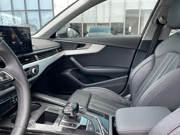 Audi A4L 2022