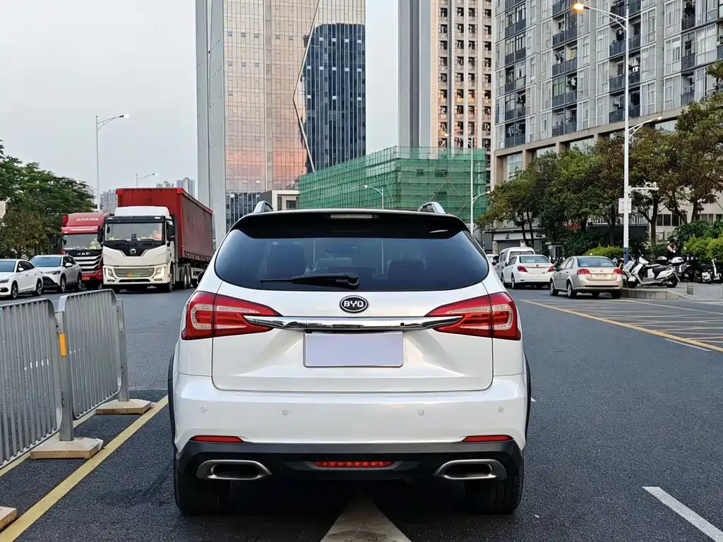 BYD Tang New Energy 2016 — фото 13