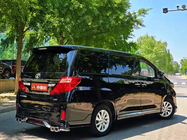 Toyota Alphard 2012