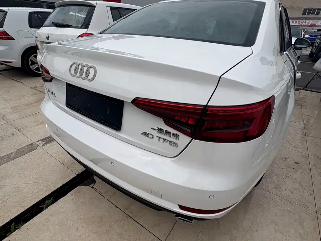 Audi A4L 2017 — фото 15