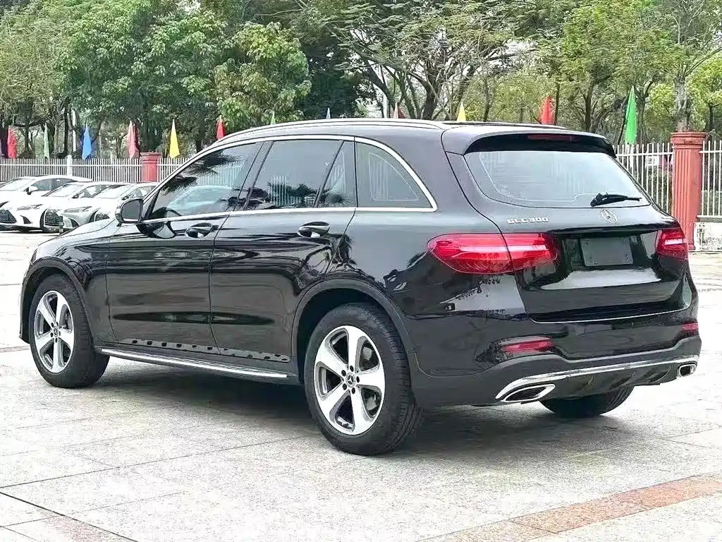Mercedes-Benz GLC 2017 — фото 8