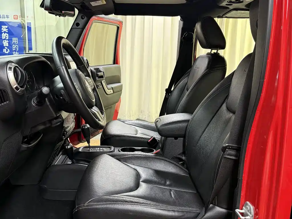 Jeep Wrangler 2017 — фото 19