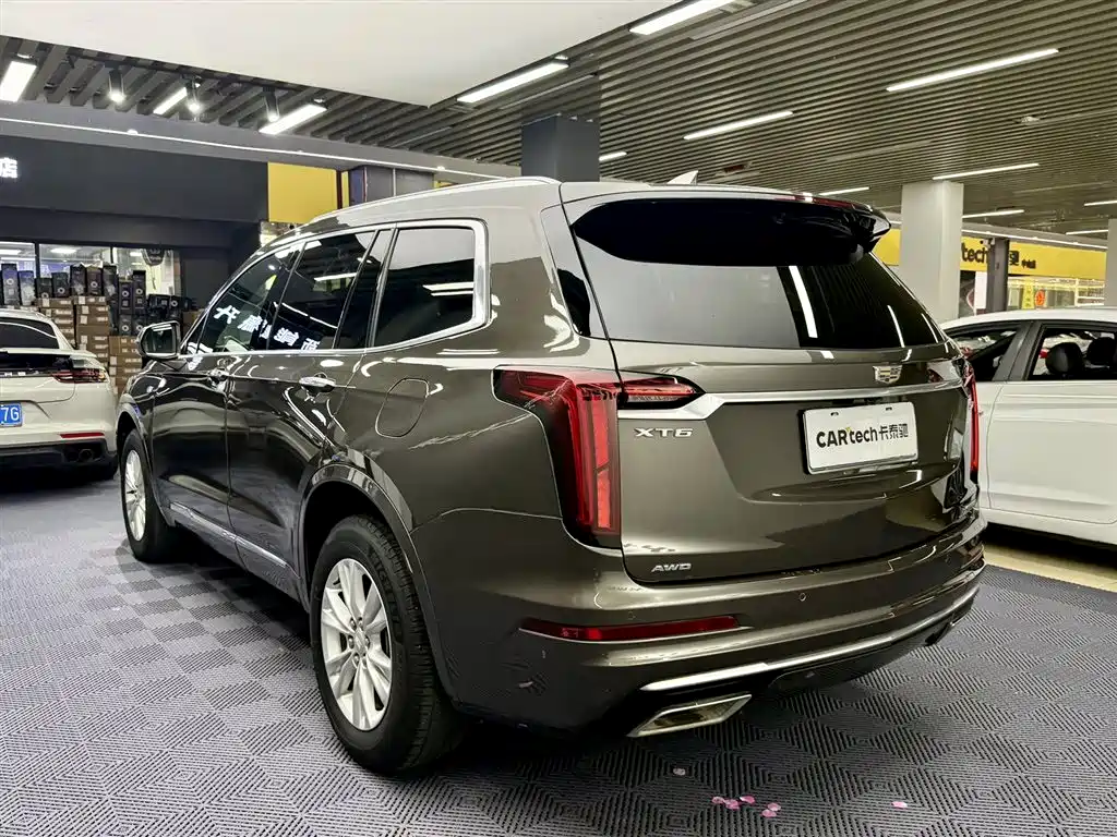 Cadillac XT6 2023 — фото 4