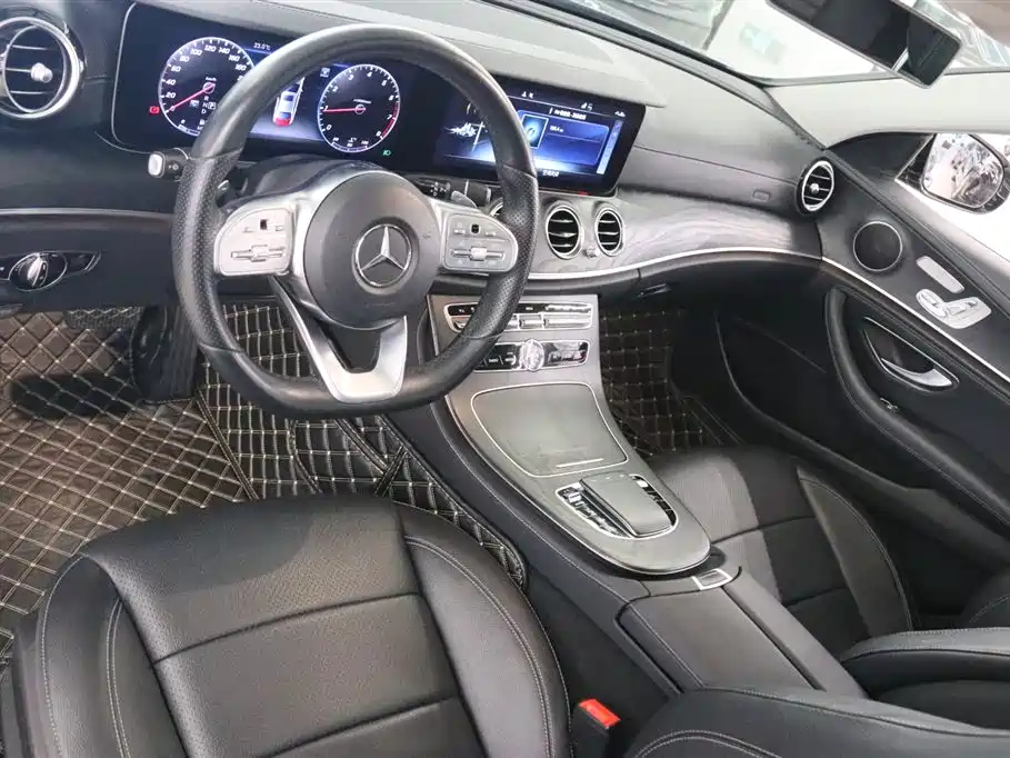 Mercedes-Benz E-Class 2018 — фото 11