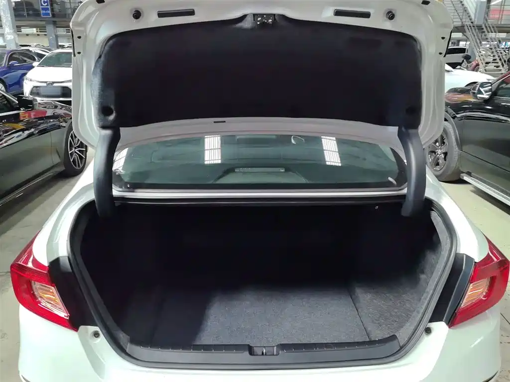 Honda Accord 2021 — фото 10