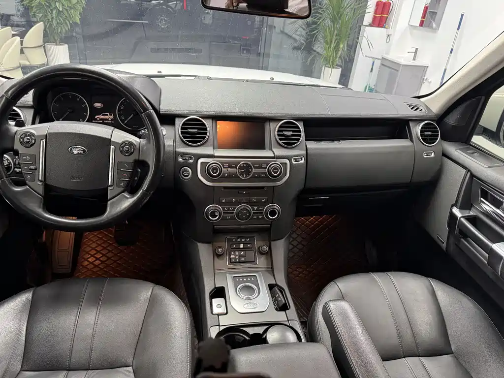 Land Rover Discovery 2016 — фото 8