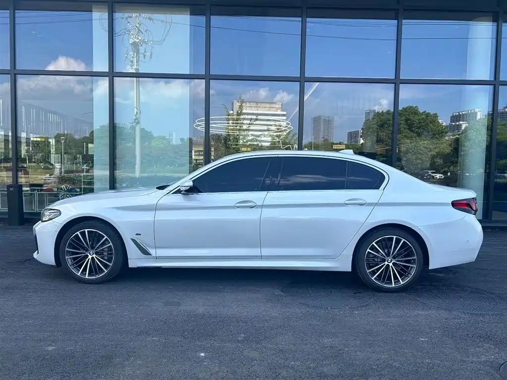 BMW 5 Series 2023