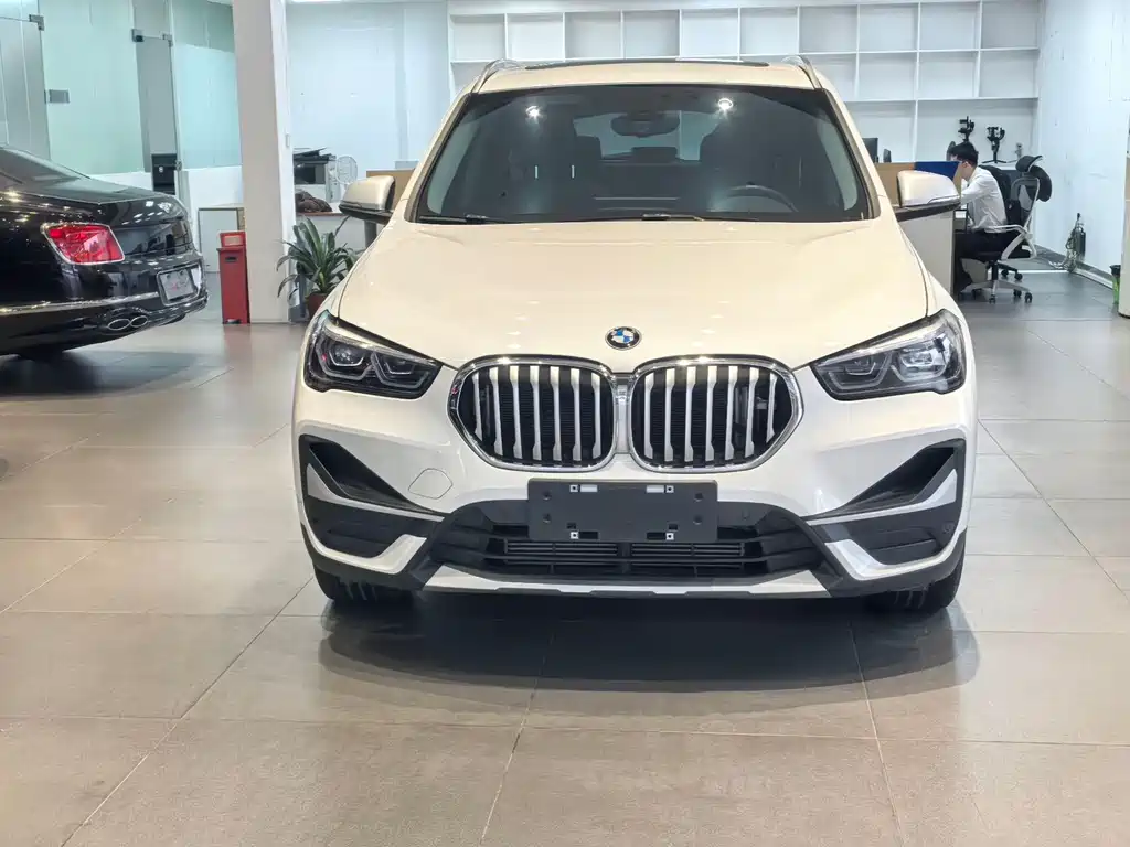 BMW X1 2022 — фото 2