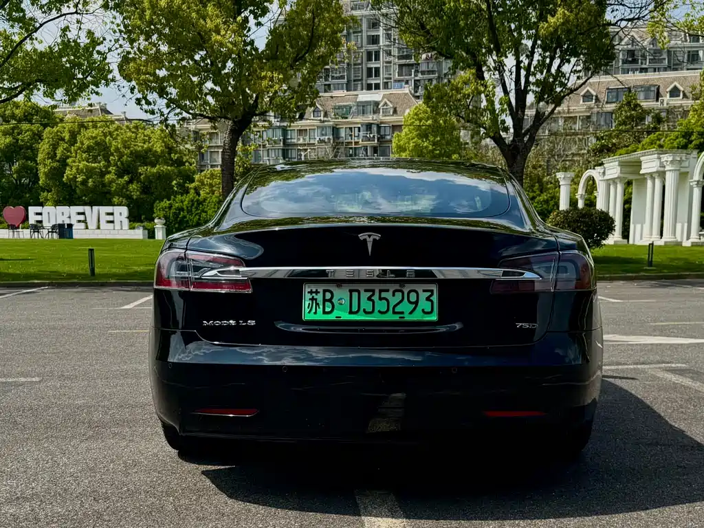 Tesla Model S 2017 — фото 4