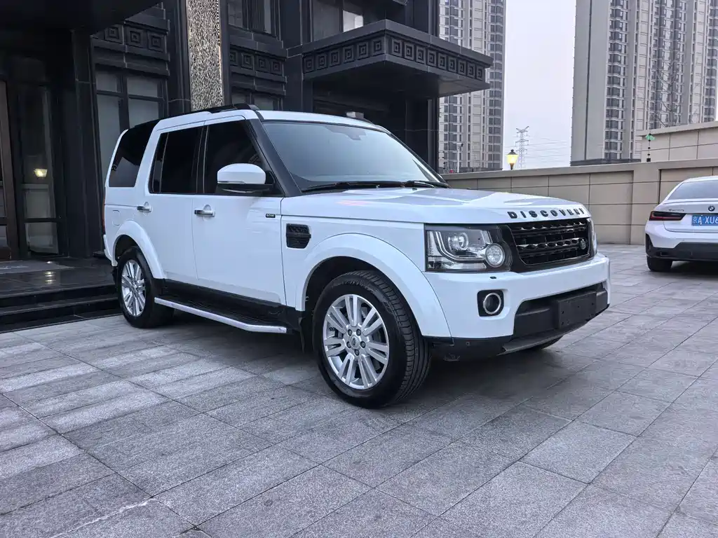 Land Rover Discovery 2015 — фото 9