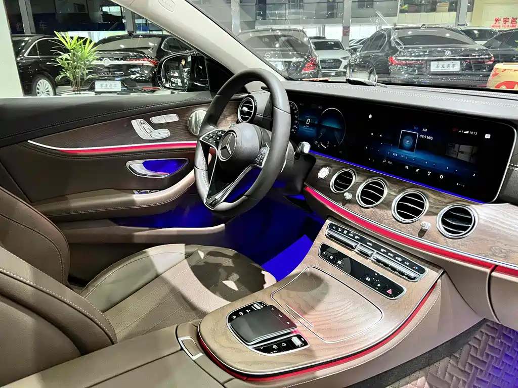 Mercedes-Benz E-Class 2023 — фото 10