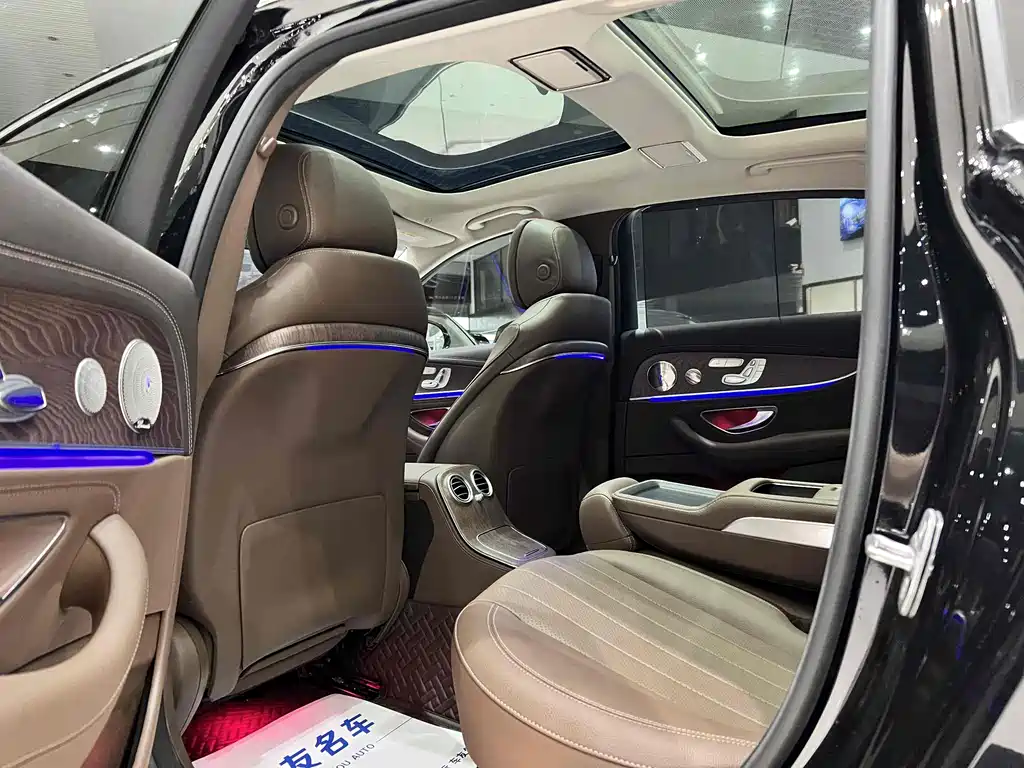Mercedes-Benz E-Class 2023 — фото 15