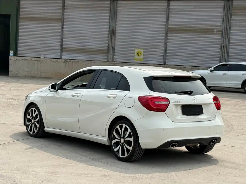 Mercedes-Benz A-Class 2015 — фото 4