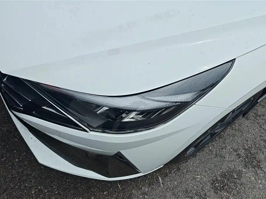 Hyundai Elantra 2022