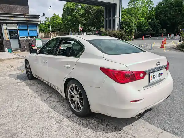 Infiniti Q50L 2017