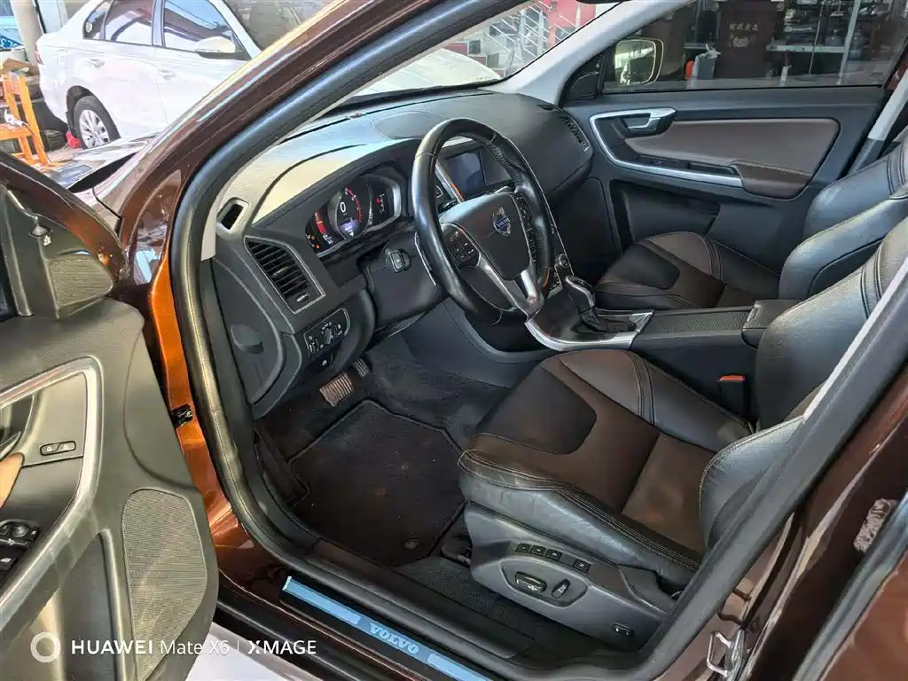 Volvo XC60 2015 — фото 10
