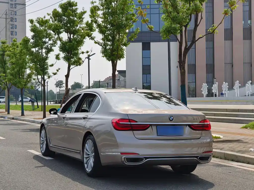 BMW 7 Series 2018 — фото 4