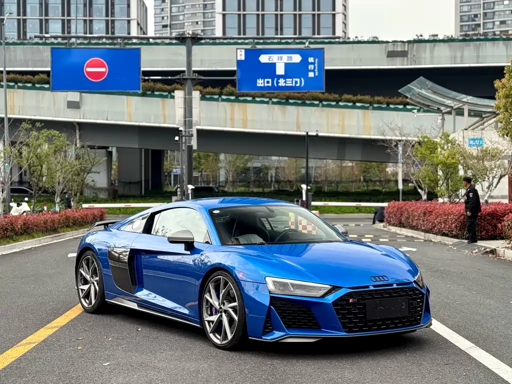 Audi R8 2022 — фото 3