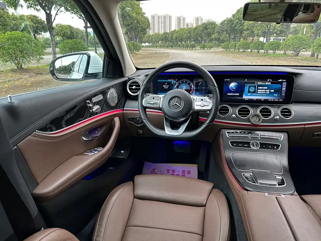 Mercedes-Benz E-Class 2019 — фото 15