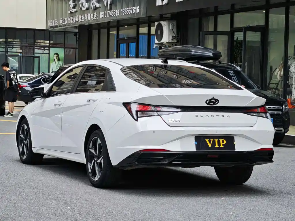 Hyundai Elantra 2023