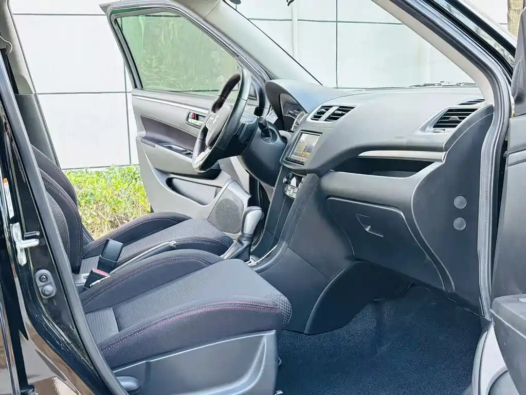 Suzuki Swift 2015 — фото 17