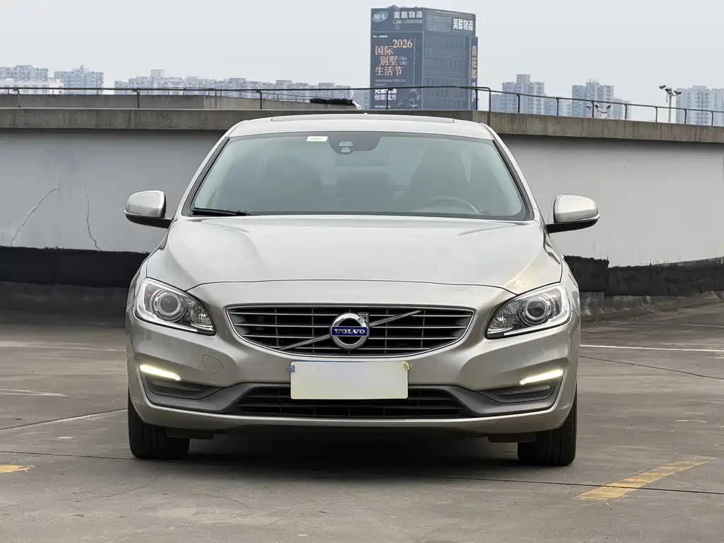 Volvo S60 2016 — фото 2