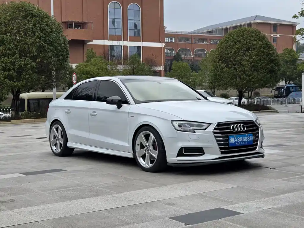 Audi A3 2019 — фото 4