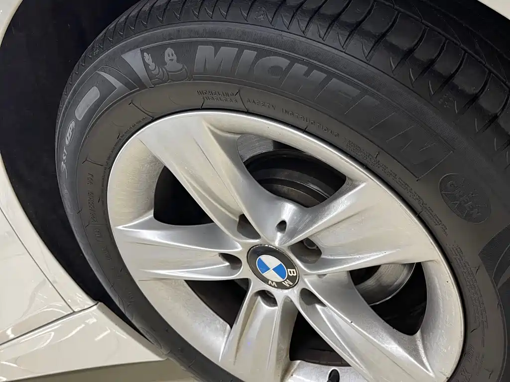 BMW 3 Series 2016 — фото 9