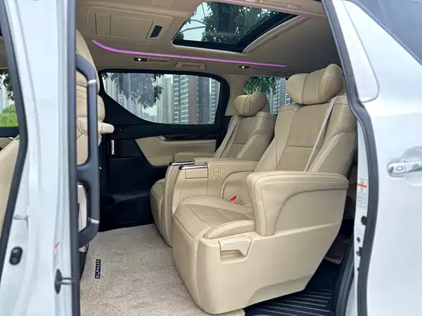 Toyota Alphard 2015
