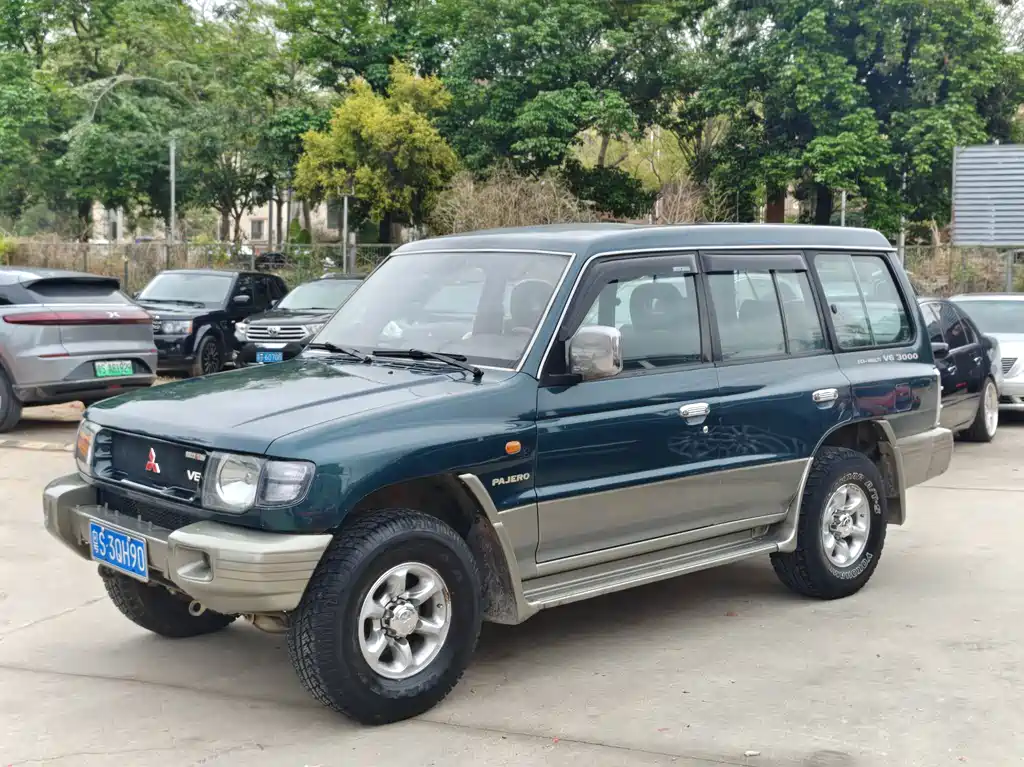 Mitsubishi Pajero 1996 — фото 1