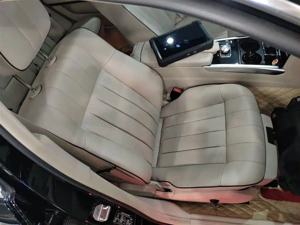 Mercedes-Benz E-Class 2015 — фото 25